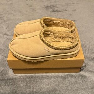 UGG Tasman Slipper, sand
